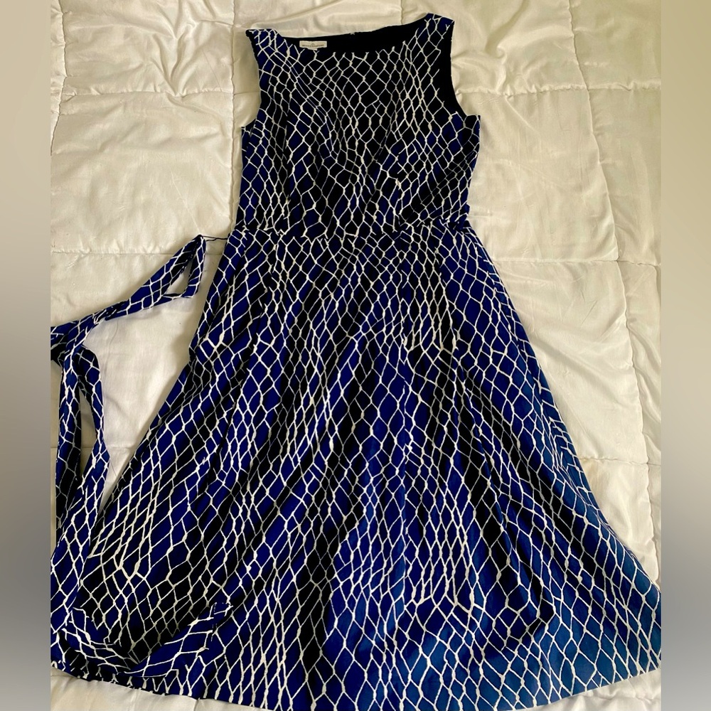 LL Bean Signature dress navy & white